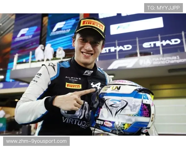 周冠宇超车模拟动作极果断